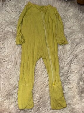 Yellow Ribbed Footed One-Piece Zipper Pajama for Kids